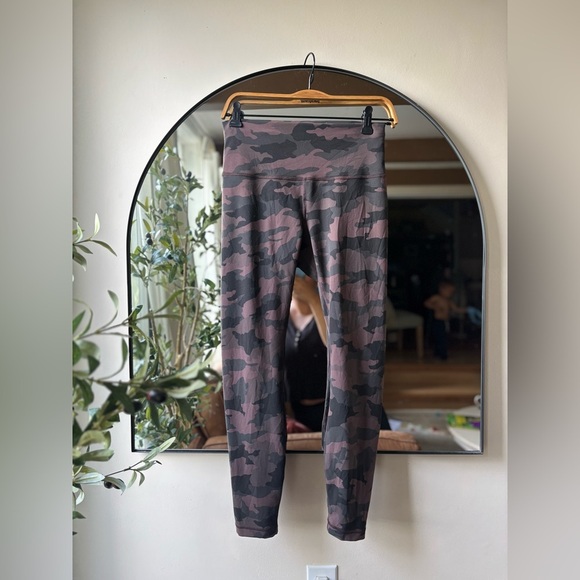 LULULEMON | high rise underwunder tight | size 8 - Picture 3 of 4